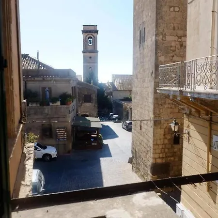 Centro Storico Con Balcone E Camino - Διαμέρισμα *