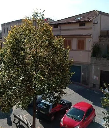 Apartment Centro Storico Con Balcone E Camino - Tarquinia