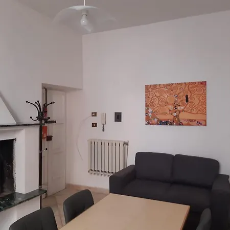 Apartment Centro Storico Con Balcone E Camino - *