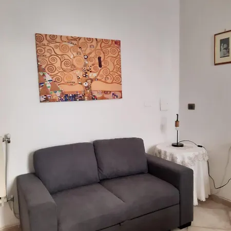 Centro Storico Con Balcone E Camino - *