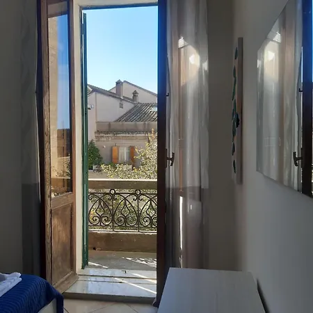 Centro Storico Con Balcone E Camino - *
